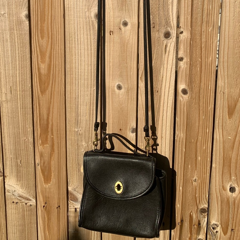 Vintage Coach Crossbody with Handle (No. E6D-9983)